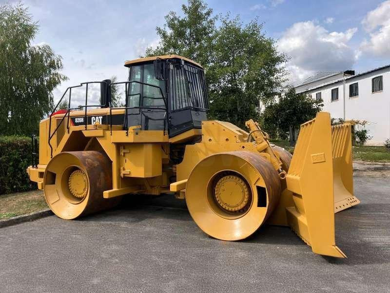 Caterpillar 826H - Compactor: picture 1 Caterpillar 826H - Compactor: picture 1