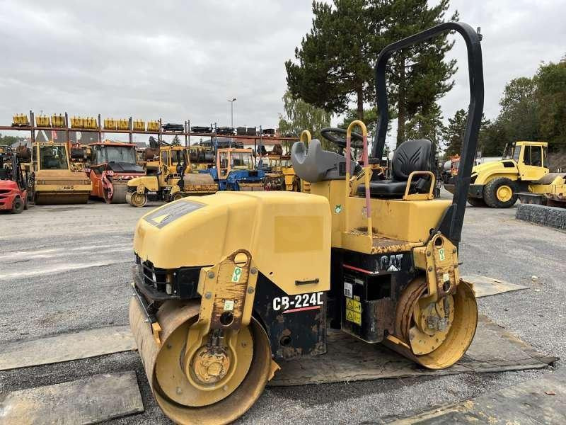 Caterpillar Compacteur Tandem / Double Billes CB-224E - Road roller: picture 4 Caterpillar Compacteur Tandem / Double Billes CB-224E - Road roller: picture 4