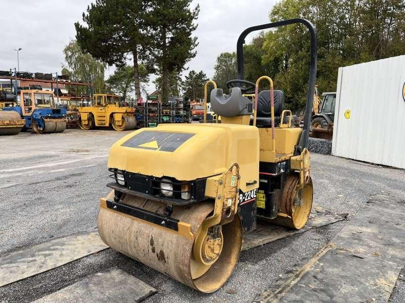 Caterpillar Compacteur Tandem / Double Billes CB-224E - Road roller: picture 3 Caterpillar Compacteur Tandem / Double Billes CB-224E - Road roller: picture 3