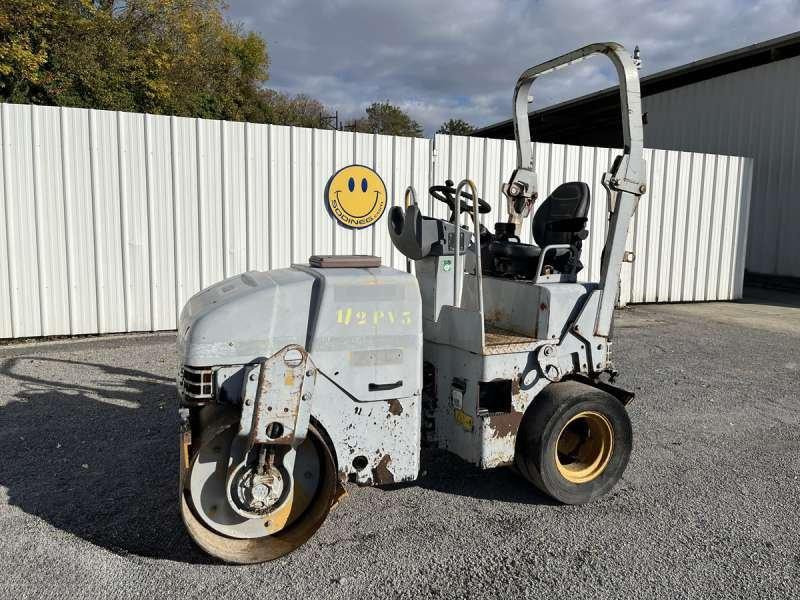 Caterpillar Compacteur Tandem / Double Billes CB225E - Road roller: picture 1 Caterpillar Compacteur Tandem / Double Billes CB225E - Road roller: picture 1