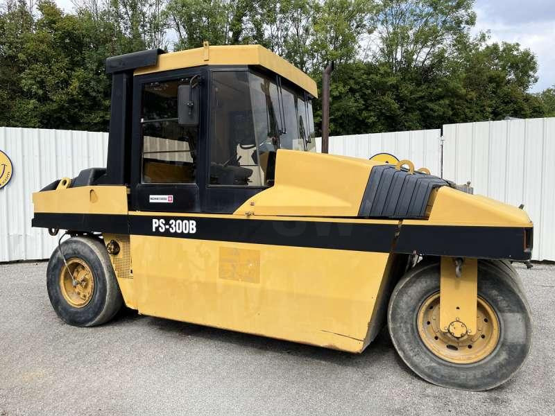 Caterpillar PS300B - Pneumatic roller: picture 1 Caterpillar PS300B - Pneumatic roller: picture 1