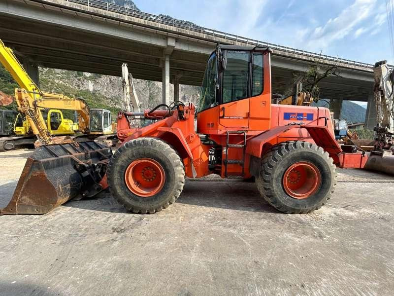 Wheel loader Hitachi W130A: picture 8
