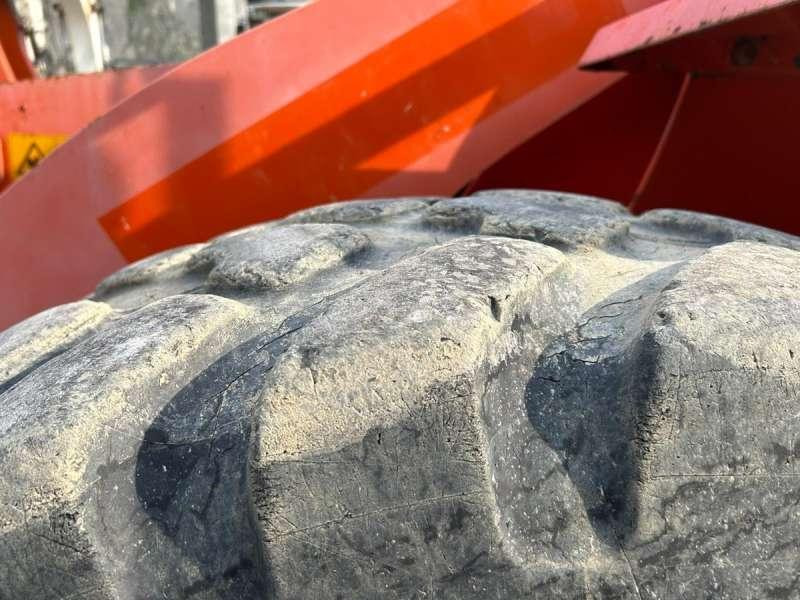 Wheel loader Hitachi W130A: picture 41