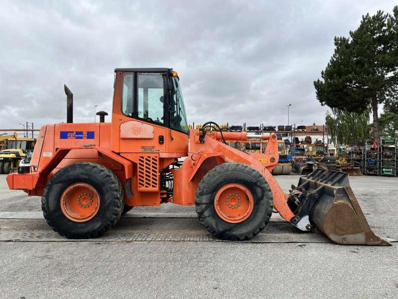 Wheel loader Hitachi W130A: picture 6