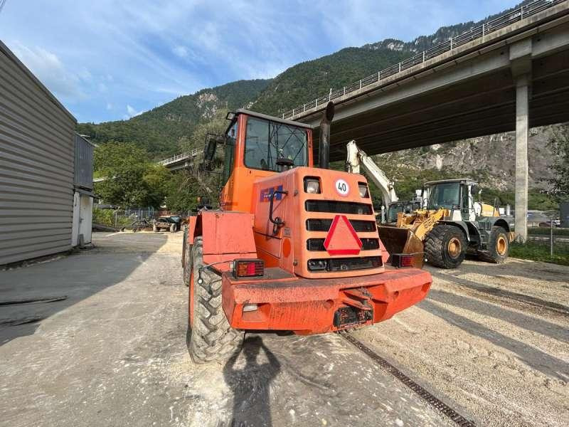 Wheel loader Hitachi W130A: picture 15
