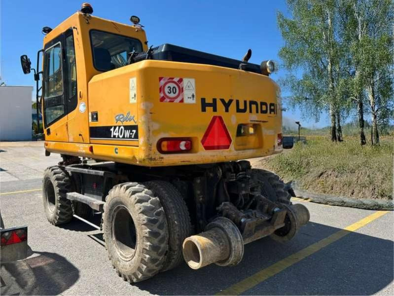 Hyundai ROBEX 140W-7 - Wheel excavator: picture 3 Hyundai ROBEX 140W-7 - Wheel excavator: picture 3