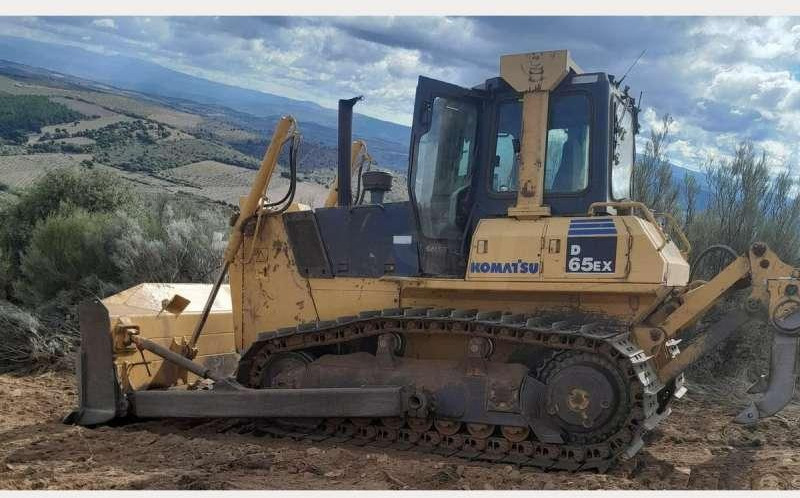 Komatsu D65EX-15 - Bulldozer: picture 2 Komatsu D65EX-15 - Bulldozer: picture 2