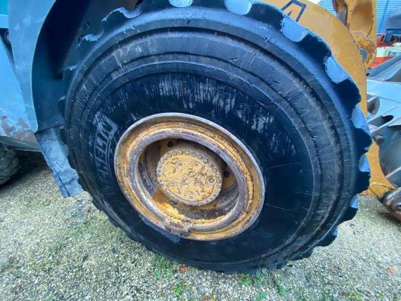 Wheel loader Liebherr L554: picture 32