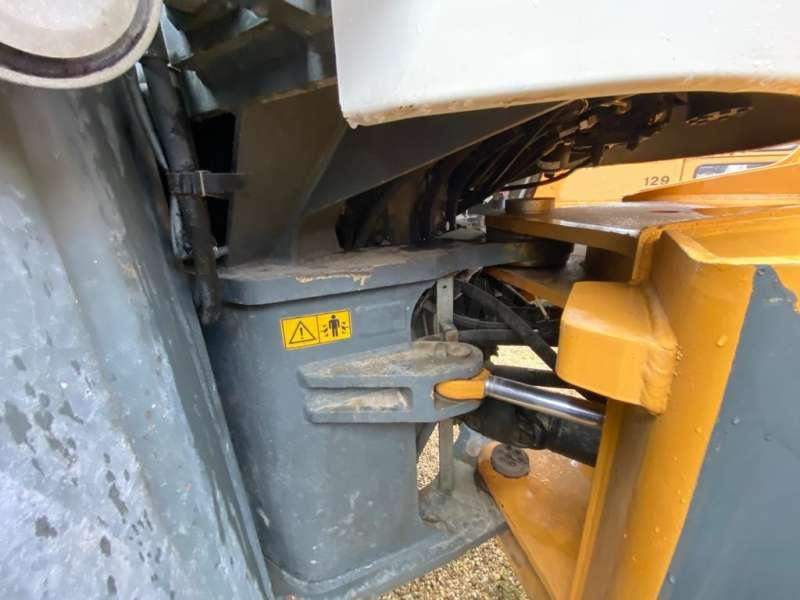 Wheel loader Liebherr L554: picture 44