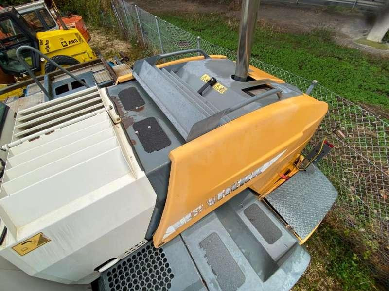 Wheel loader Liebherr L554: picture 39