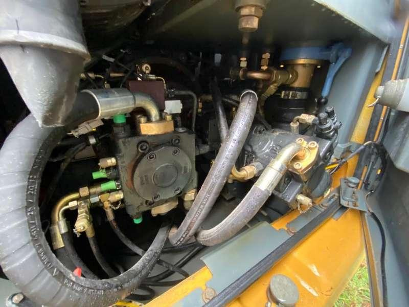 Wheel loader Liebherr L554: picture 24