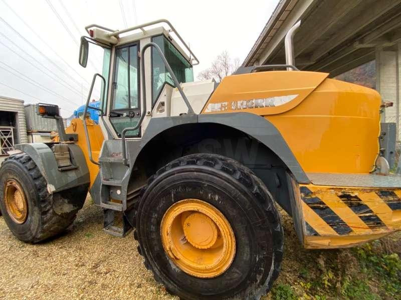 Wheel loader Liebherr L554: picture 6