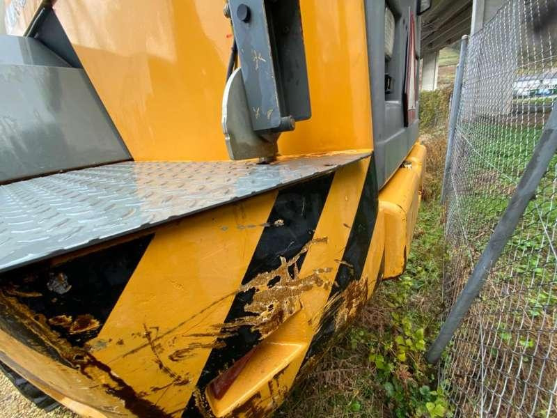 Wheel loader Liebherr L554: picture 21