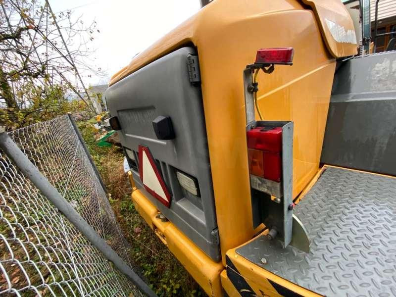 Wheel loader Liebherr L554: picture 12
