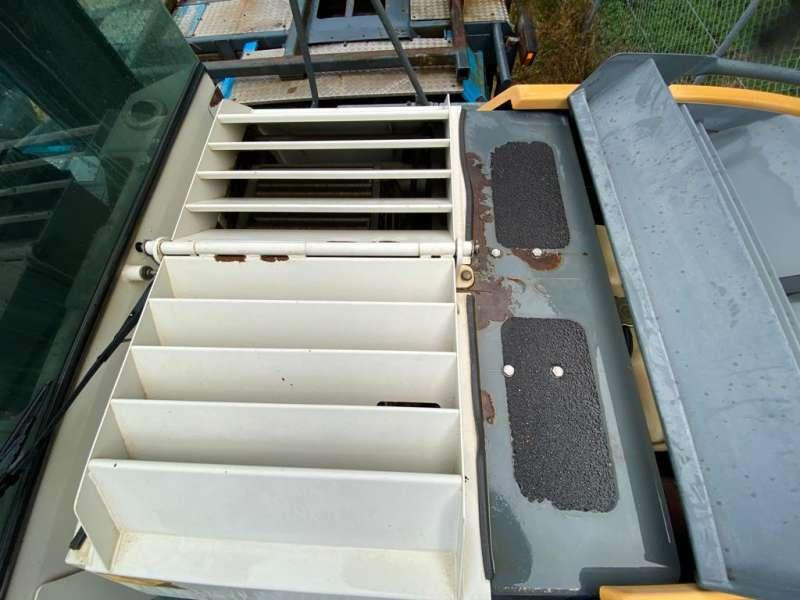 Wheel loader Liebherr L554: picture 40