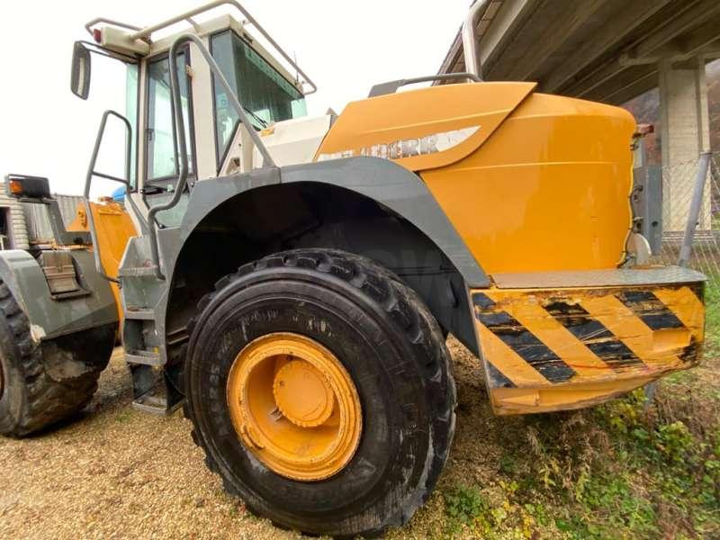Wheel loader Liebherr L554: picture 14