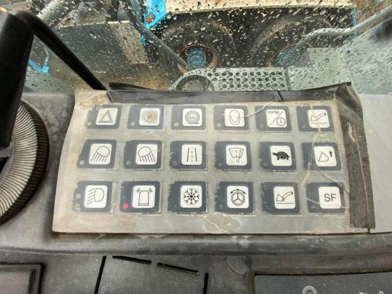 Wheel loader Liebherr L554: picture 41