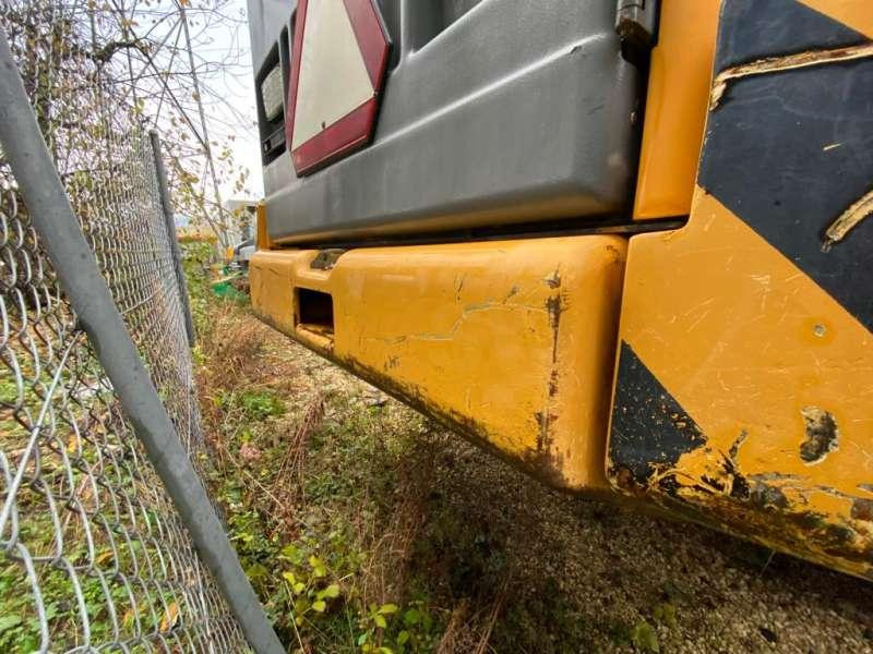 Wheel loader Liebherr L554: picture 49