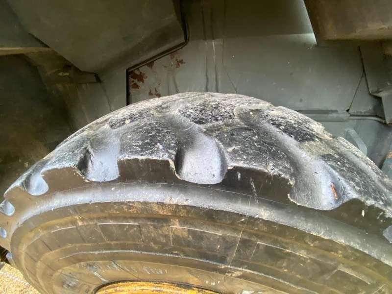 Wheel loader Liebherr L554: picture 43