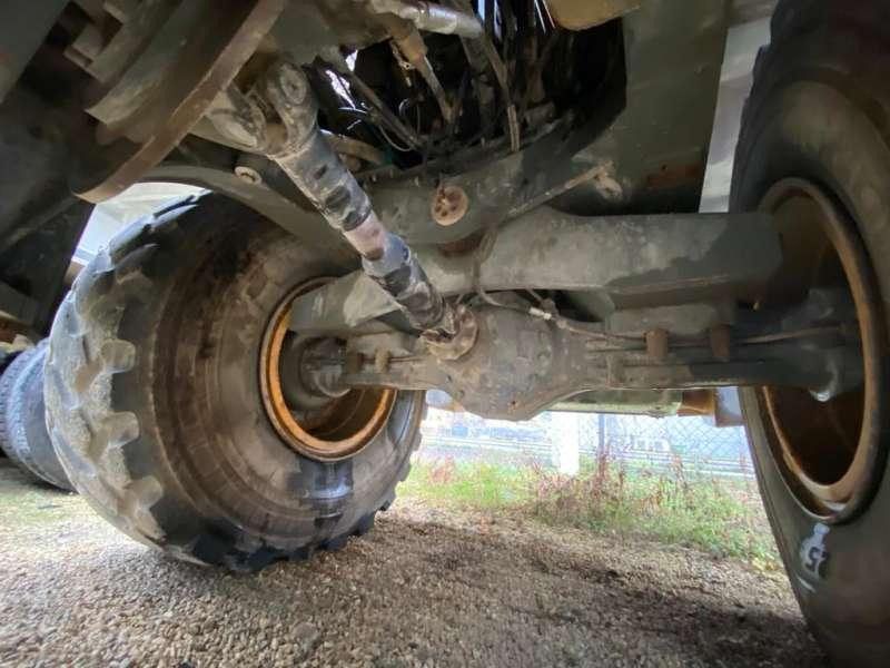 Wheel loader Liebherr L554: picture 28