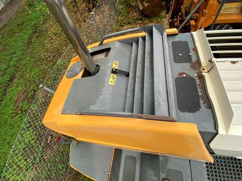 Wheel loader Liebherr L554: picture 27