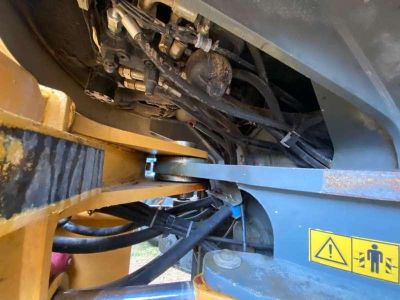 Wheel loader Liebherr L554: picture 19