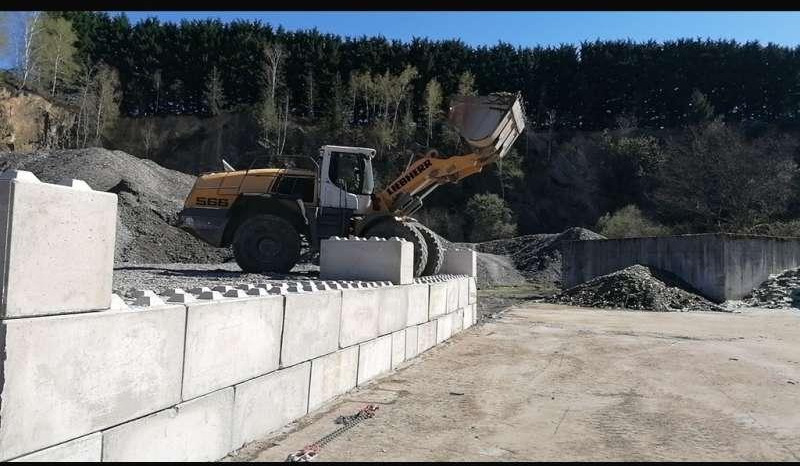Wheel loader Liebherr L566: picture 6