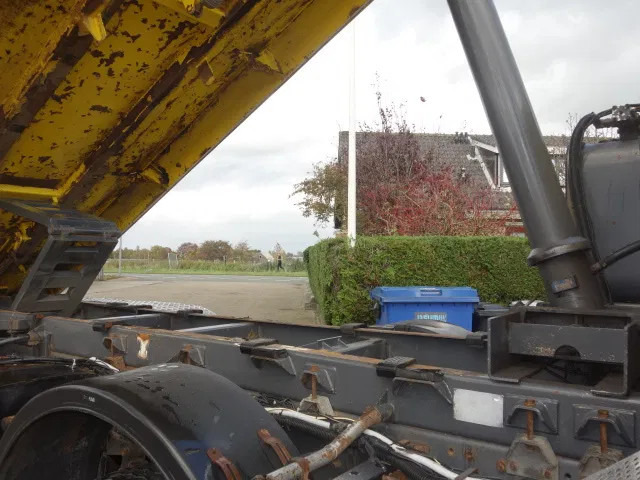 DAF CF 410 8X4 MANUAL GEARBOX HARDOX STEEL KIPPER 20 CUB EURO5 - Tipper: picture 3 DAF CF 410 8X4 MANUAL GEARBOX HARDOX STEEL KIPPER 20 CUB EURO5 - Tipper: picture 3