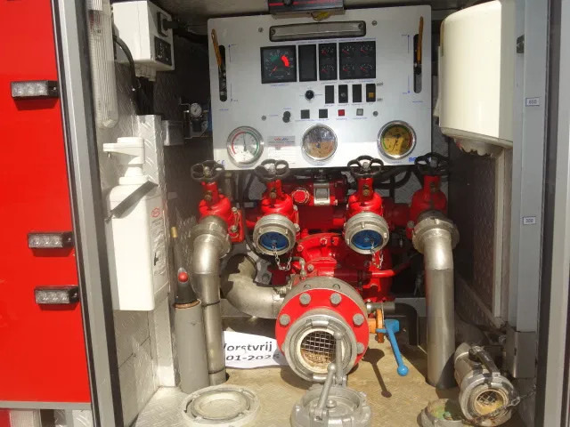 Fire truck MAN LE 220C GODIVA POMP 2000 LITER TANK,MANUAL GEARBOX: picture 6