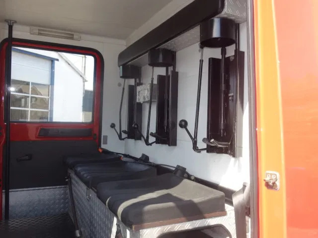 Fire truck MAN LE 220C GODIVA POMP 2000 LITER TANK,MANUAL GEARBOX: picture 13