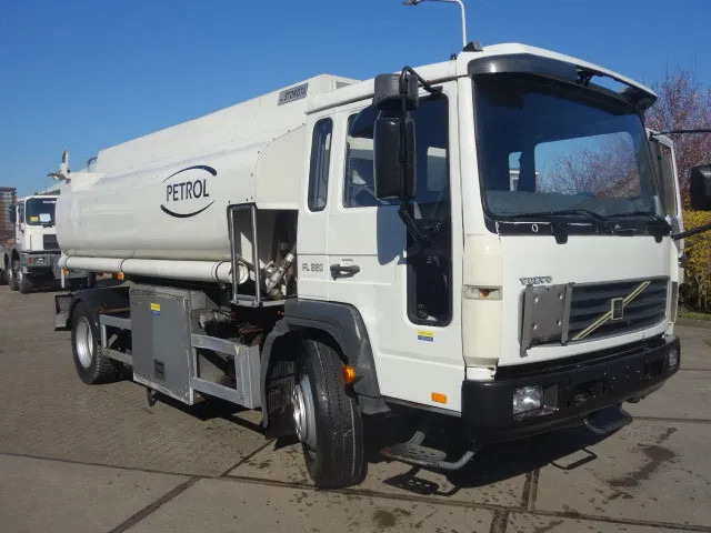 Volvo FL 240 220PK 12000 LITER STEELSPRINGS - Tank truck: picture 1 Volvo FL 240 220PK 12000 LITER STEELSPRINGS - Tank truck: picture 1