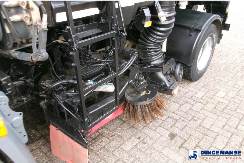 Lease a DAF LF 55.220 4X2 Johnston street sweeper DAF LF 55.220 4X2 Johnston street sweeper: picture 14 Lease a DAF LF 55.220 4X2 Johnston street sweeper DAF LF 55.220 4X2 Johnston street sweeper: picture 14