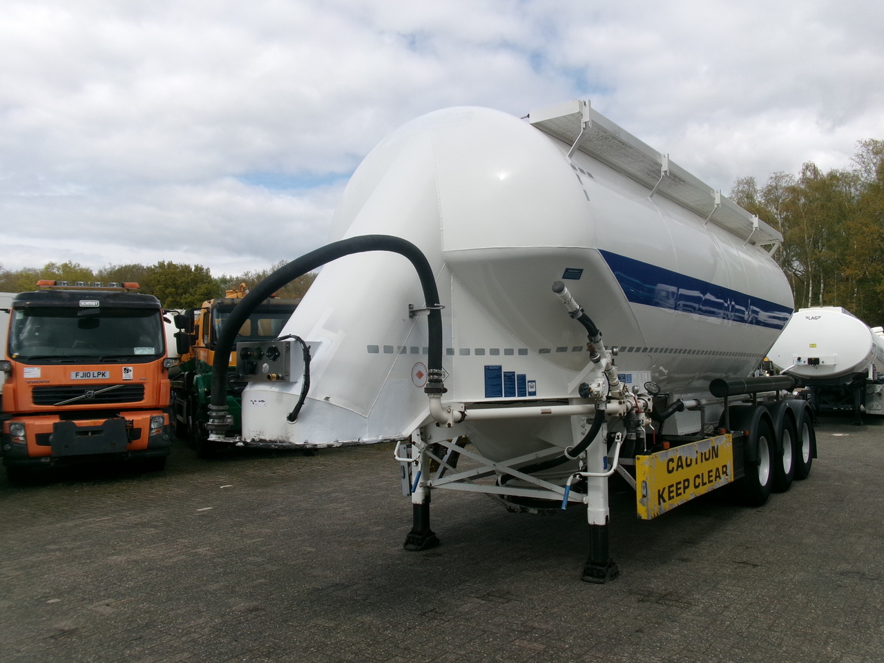 Tank semi-trailer for transportation of flour Feldbinder Powder tank alu 36 m3 / 1 comp: picture 1