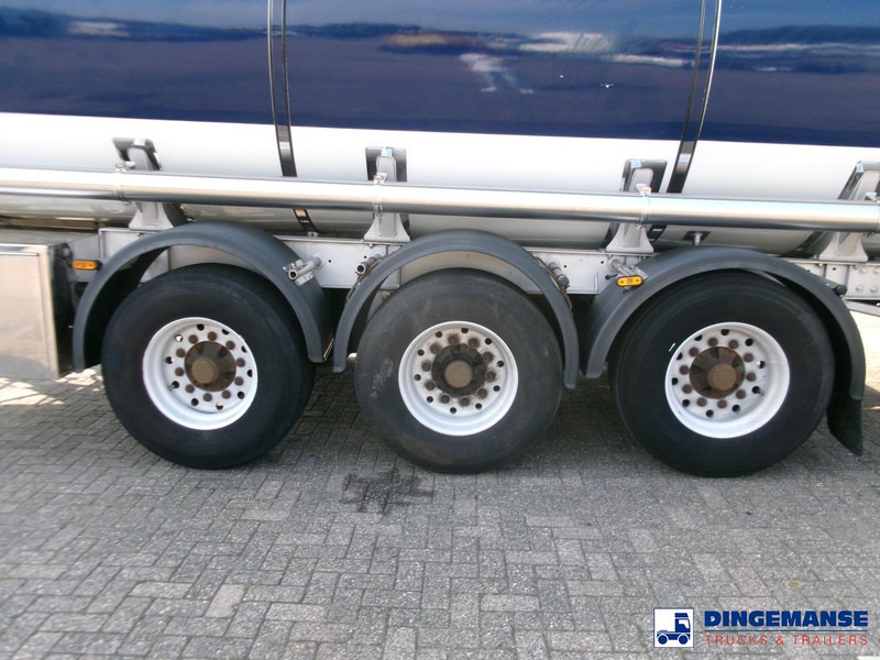 LAG Food tank inox 32 m3 / 3 comp + pump - Tank semi-trailer: picture 5 LAG Food tank inox 32 m3 / 3 comp + pump - Tank semi-trailer: picture 5
