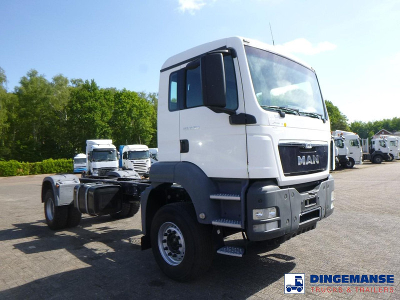 MAN TGS 19.360 4X2 BBS manual Euro 2 chassis + PTO - Cab chassis truck: picture 2 MAN TGS 19.360 4X2 BBS manual Euro 2 chassis + PTO - Cab chassis truck: picture 2