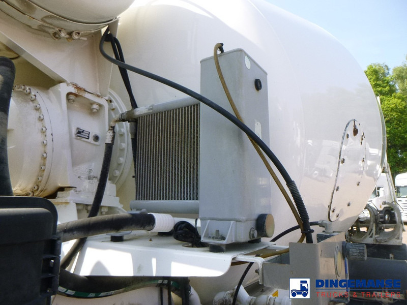 Concrete mixer truck MAN TGS 32.360 8X4 Euro 6 Imer concrete mixer 9 m3: picture 16