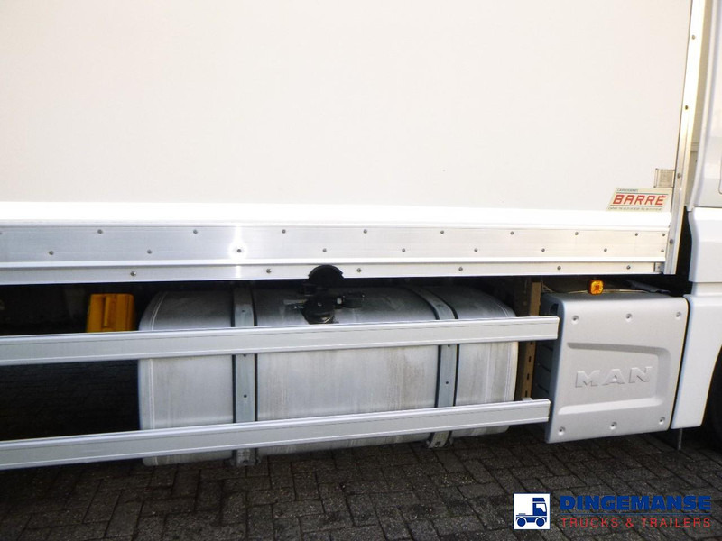 Box truck MAN TGX 26.440 6X2 high volume + Fruehauf closed box trailer: picture 12 Box truck MAN TGX 26.440 6X2 high volume + Fruehauf closed box trailer: picture 12