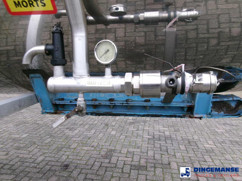 Magyar Chemical tank inox L4BH 33.5 m3 / 3 comp - Tank semi-trailer: picture 5 Magyar Chemical tank inox L4BH 33.5 m3 / 3 comp - Tank semi-trailer: picture 5