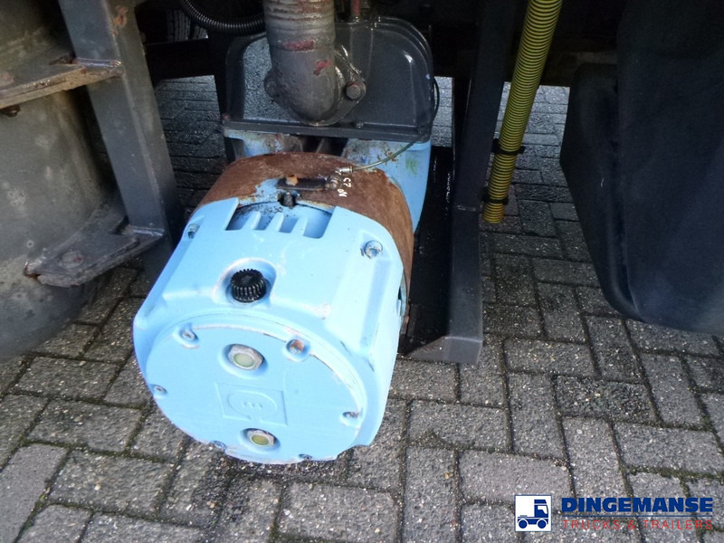 Vacuum truck Renault Midlum 180.14 dxi 4x2 RHD Euro 5 vacuum tank 6.1 m3: picture 13