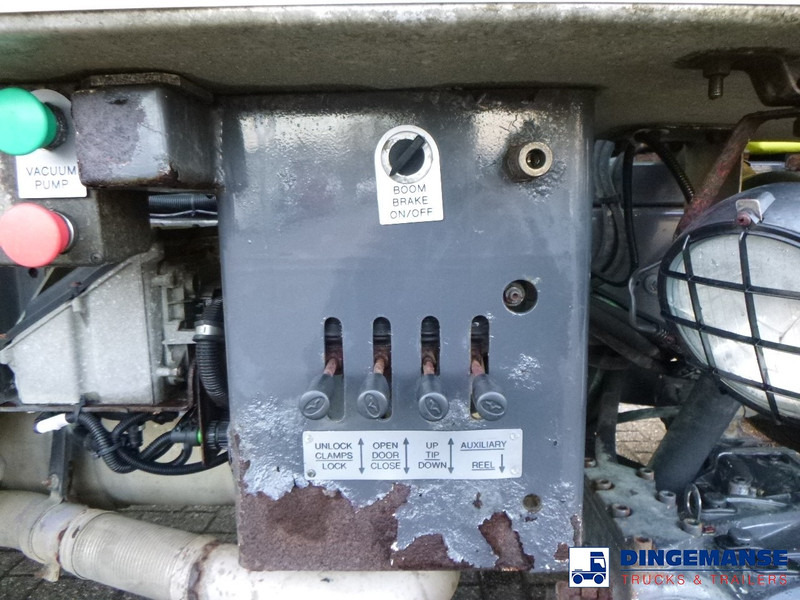 Vacuum truck Renault Midlum 180.14 dxi 4x2 RHD Euro 5 vacuum tank 6.1 m3: picture 15