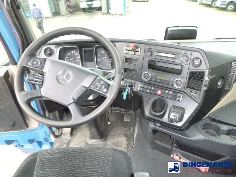 Interior photo 2: Tractor unit Mercedes-Benz Actros 1843 4x2 Euro 6 + PTO + ADR