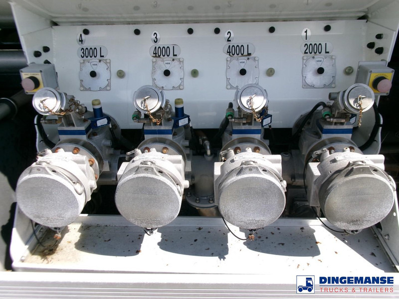 Tank truck Volvo FE 260 4x2 dxi fuel tank 13.3 m3 / 4 comp / ADR 21-06-2024: picture 12