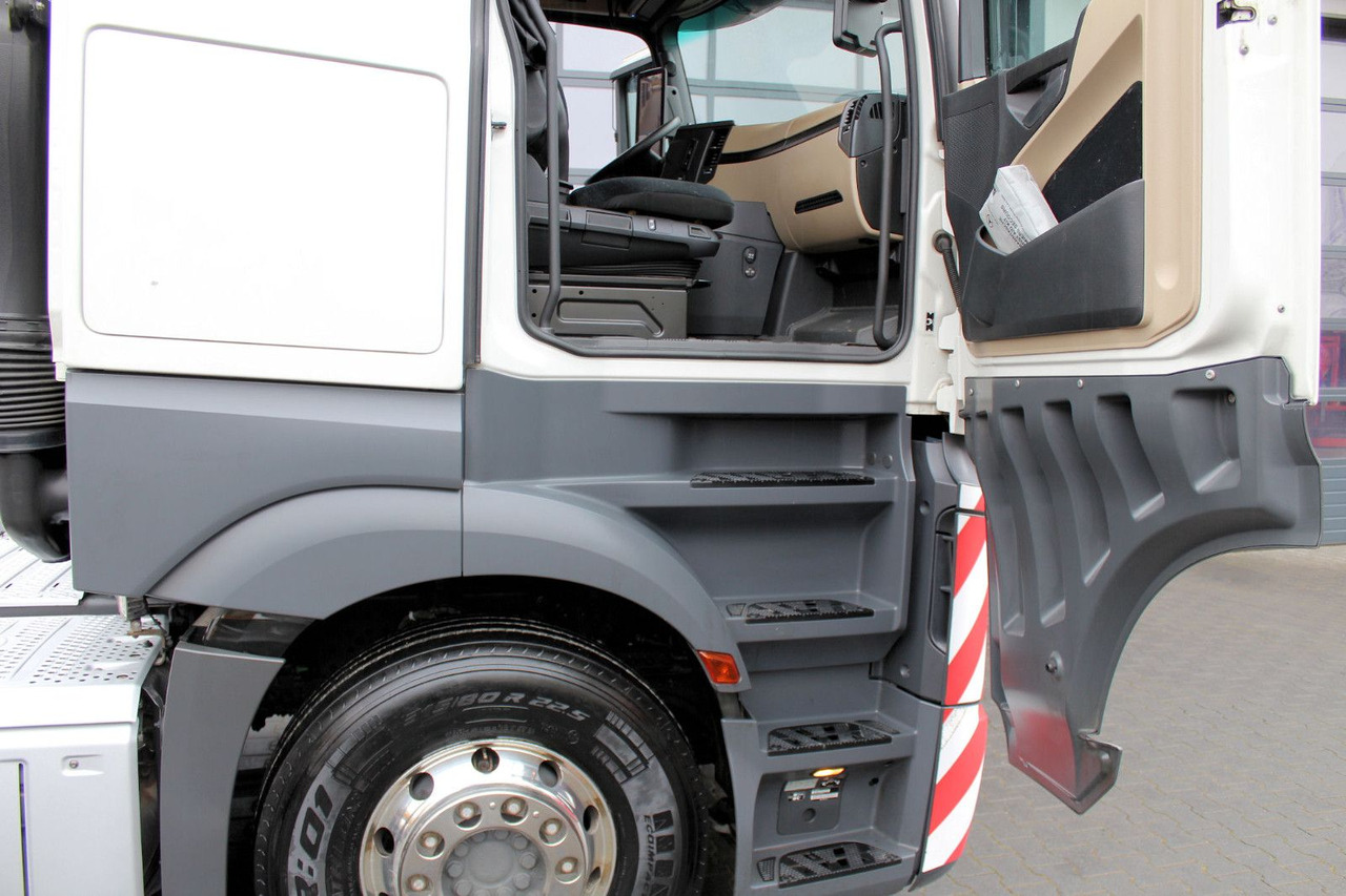 Tractor unit Mercedes-Benz Actros 2551 6x2 BigSpace 68 to Schwerlast + LIFT: picture 8