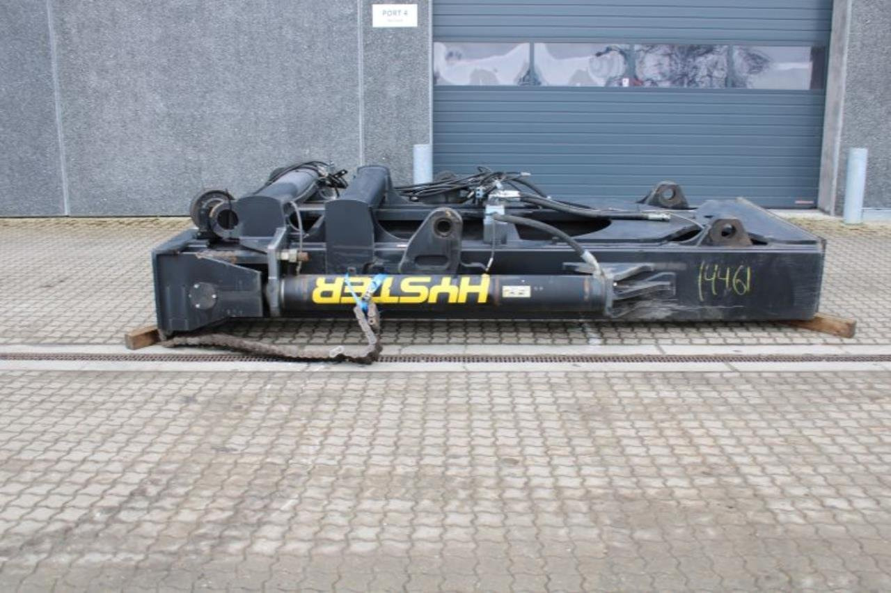 Hyster MAST FOR 52.00XM-12 - Attachment for Material handling equipment: picture 1 Hyster MAST FOR 52.00XM-12 - Attachment for Material handling equipment: picture 1