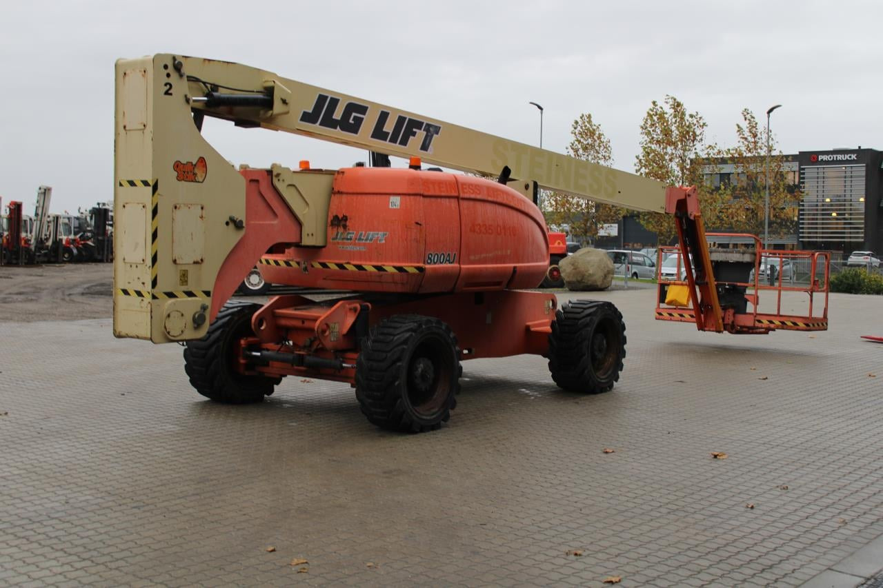 JLG 800AJ - Articulated boom: picture 2 JLG 800AJ - Articulated boom: picture 2