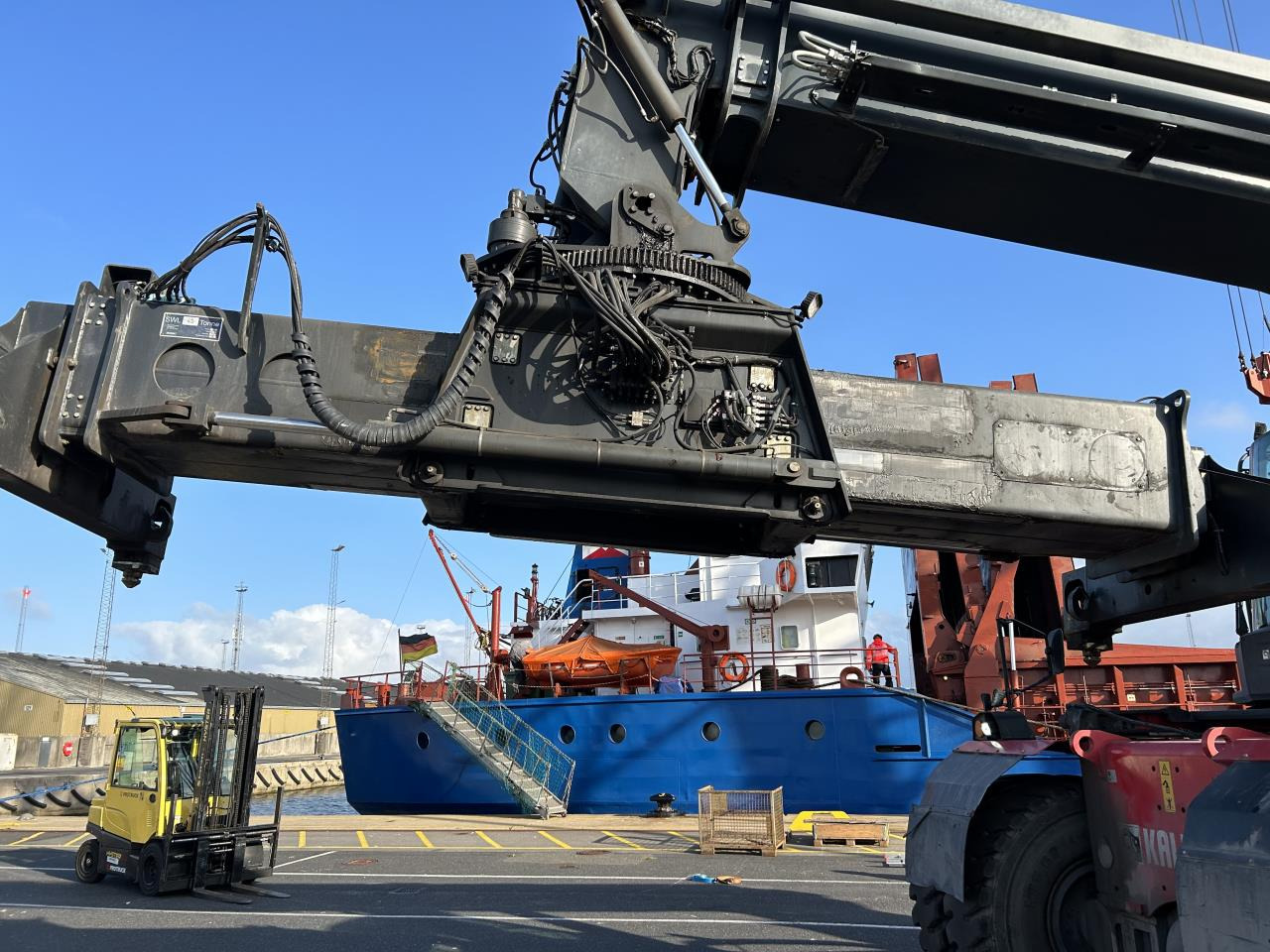 Kalmar DRG450-65S5 - Reach stacker: picture 3 Kalmar DRG450-65S5 - Reach stacker: picture 3