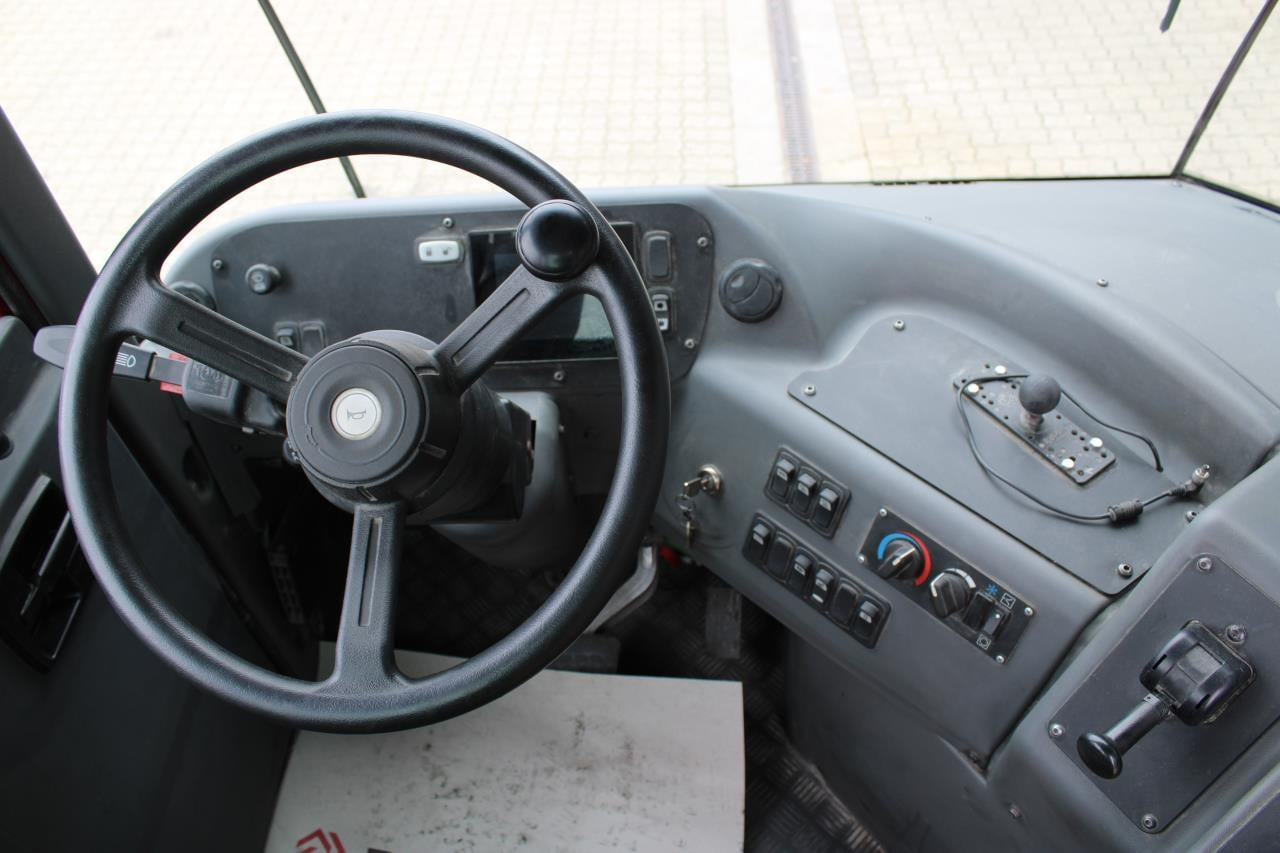 Kalmar T2I 4X2 - Terminal tractor: picture 4 Kalmar T2I 4X2 - Terminal tractor: picture 4