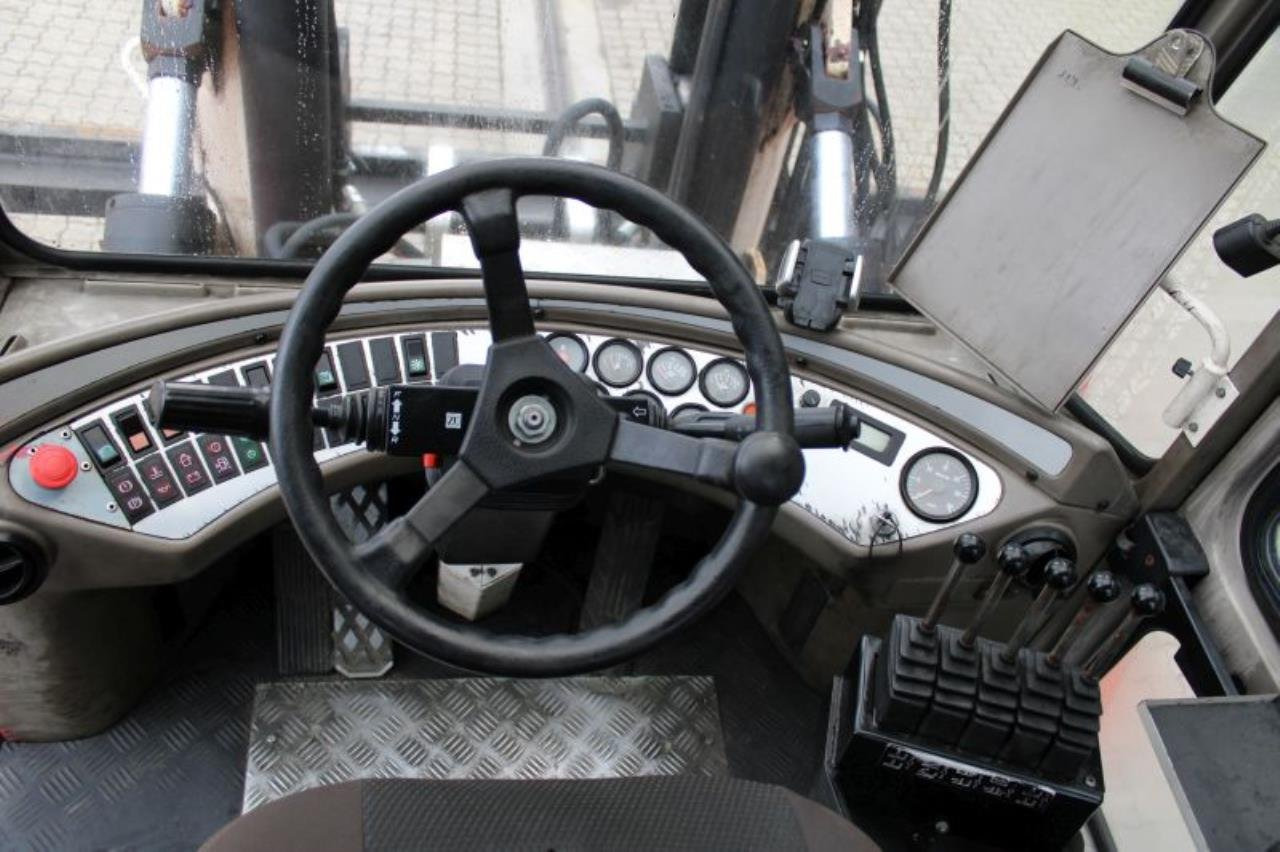 SveTruck 15120-35 - Diesel forklift: picture 4 SveTruck 15120-35 - Diesel forklift: picture 4