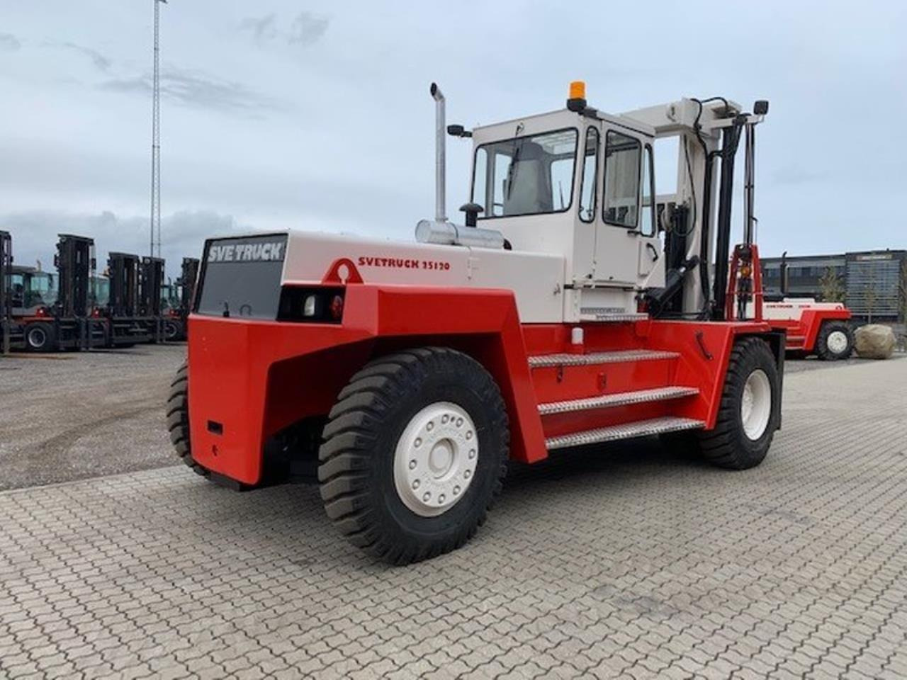 SveTruck 25120-42 - Diesel forklift: picture 3 SveTruck 25120-42 - Diesel forklift: picture 3