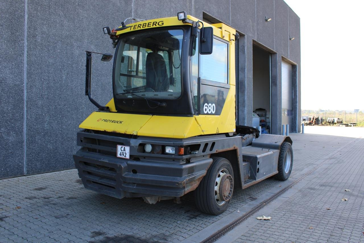 Terberg RT282 - Terminal tractor: picture 2 Terberg RT282 - Terminal tractor: picture 2
